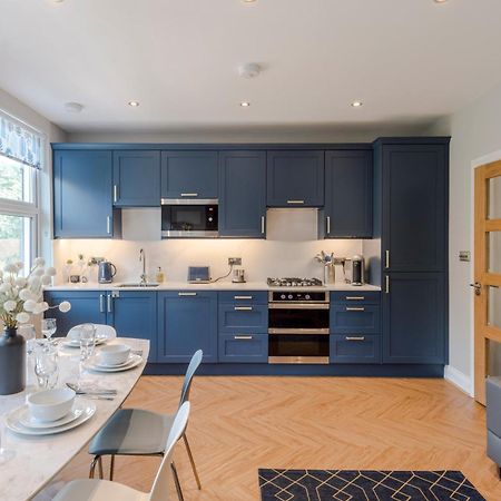 Stunning 3 Bed Duplex Apartment In The Heart Of West Hampstead London Bagian luar foto