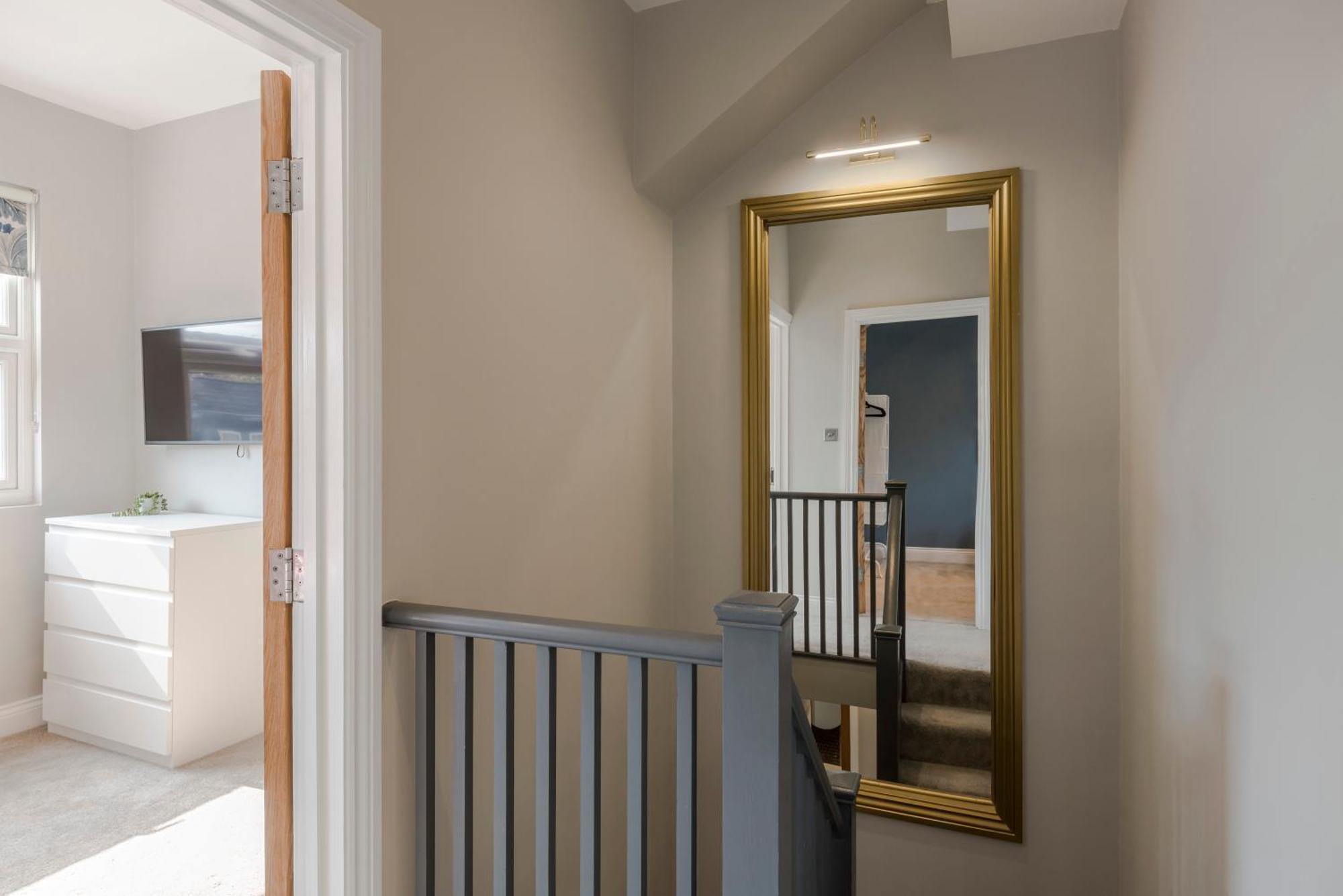 Stunning 3 Bed Duplex Apartment In The Heart Of West Hampstead London Bagian luar foto