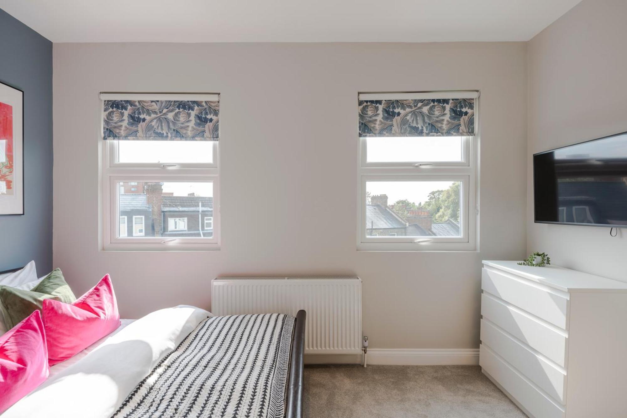 Stunning 3 Bed Duplex Apartment In The Heart Of West Hampstead London Bagian luar foto