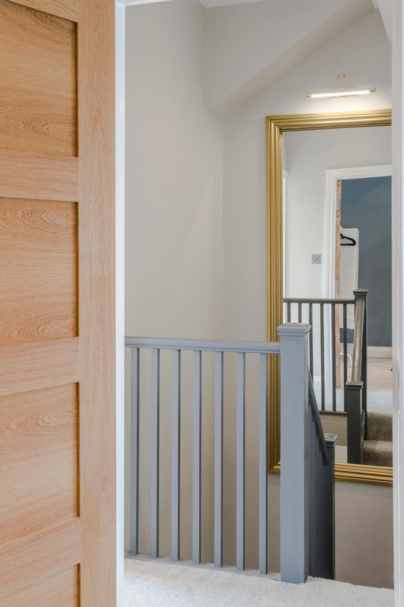 Stunning 3 Bed Duplex Apartment In The Heart Of West Hampstead London Bagian luar foto
